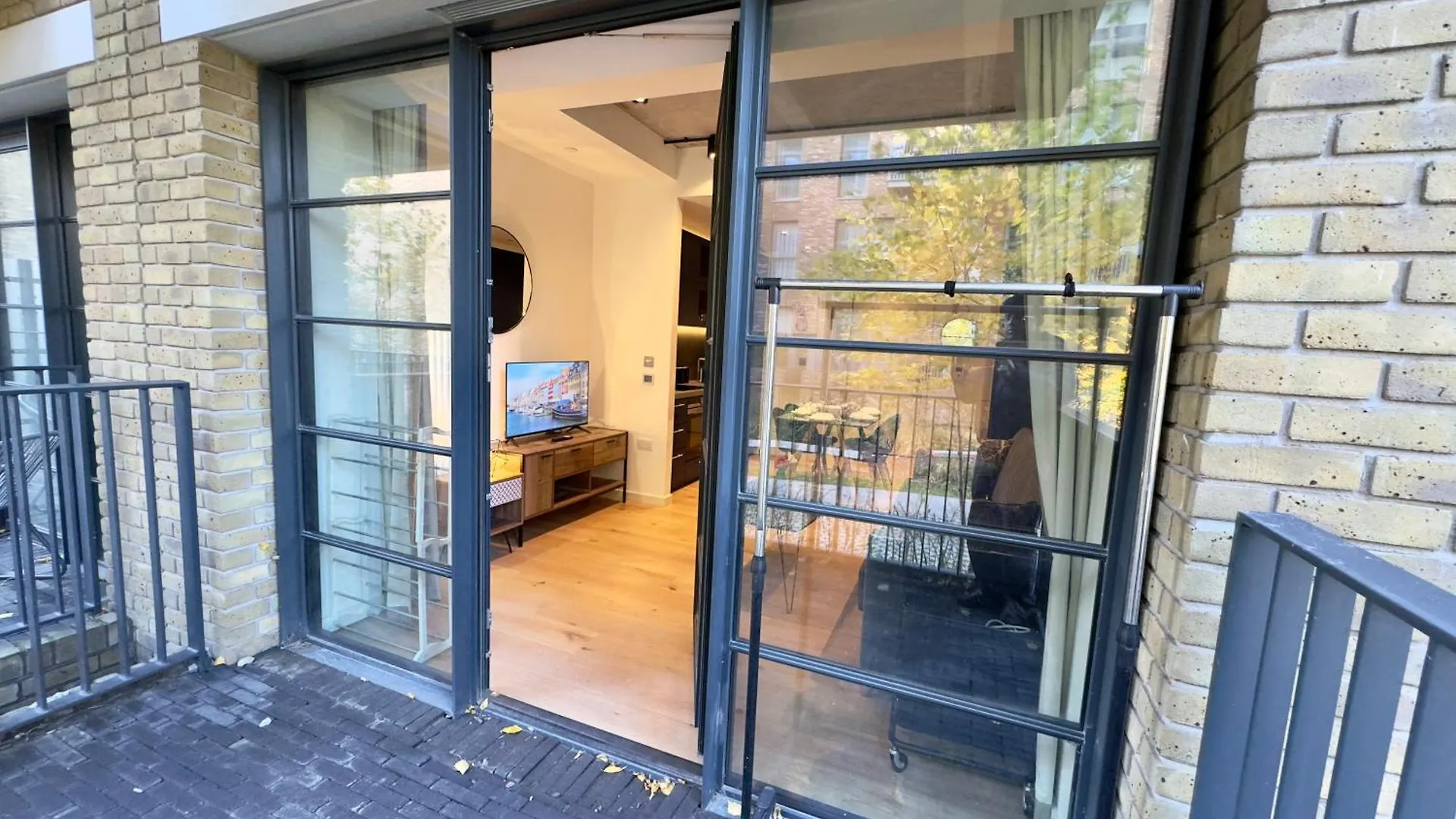 Amazing Cosy Apartment, Next To O2 Arena And Close To London Excel, Secure Parking